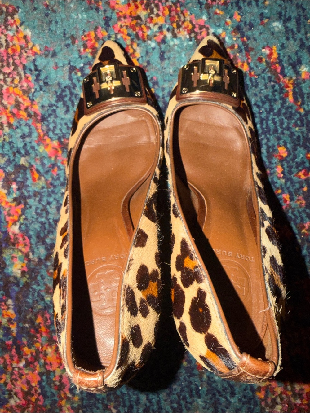 Tory Burch Leopard Print Pointed Toe Heels with Gold Accent - Picture 6 of 7